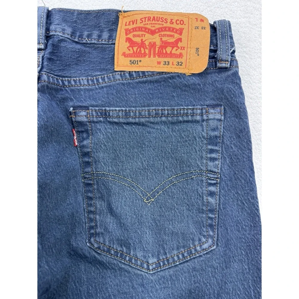 Levis 501 Jeans Mens 33x32 Blue Distressed Denim Straight Leg Button Fly